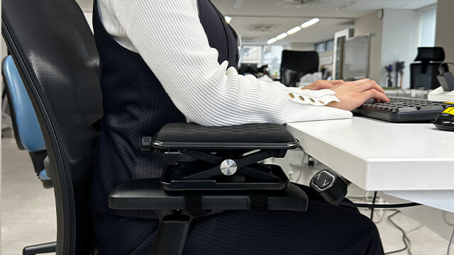 �������߂Ŏp�������R�ɐ���