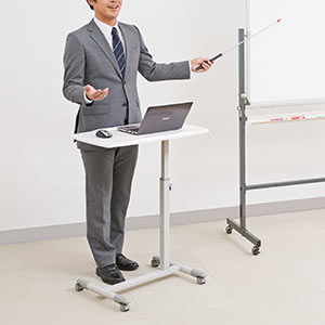 �T�C�h�e�[�u��