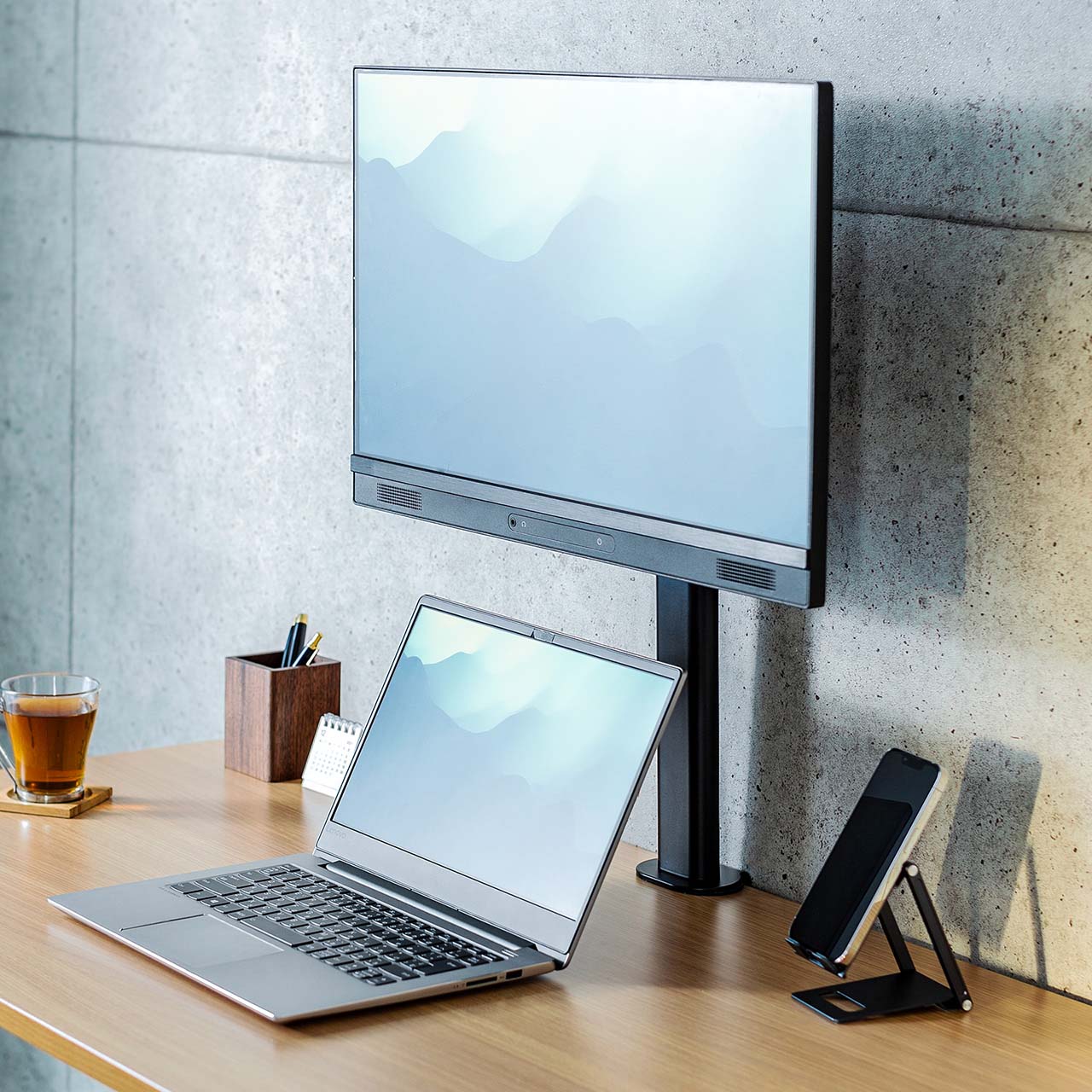 �y8��Z�b�g�z���j�^�[�A�[�� �N�����v �f�B�X�v���C�A�[�� 1��� �ő�32�C���` ���������Ή� �ω׏d10kg