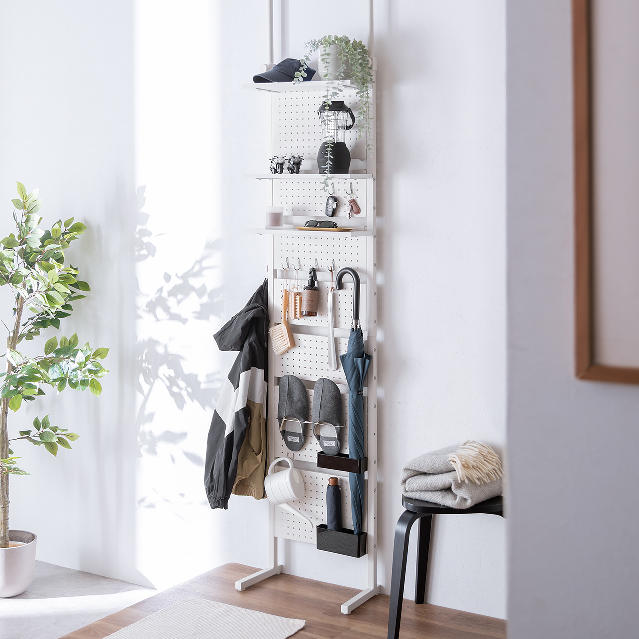 送料無料【未使用品】高級シェルフ ホワイト鏡面 国産家具 ラック 送料無料【未使用品】高級シェルフ ホワイト鏡面 国産家具 ラック