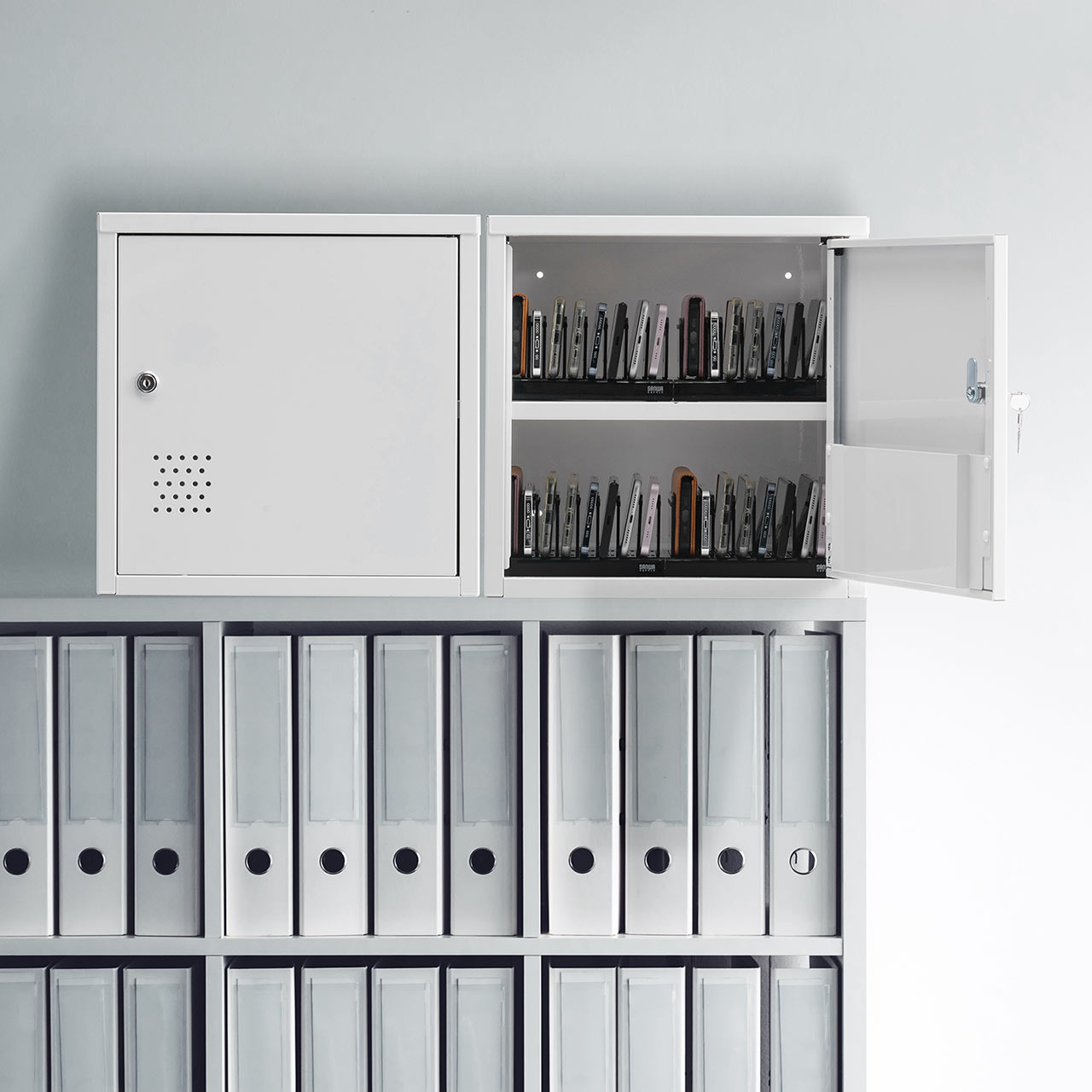 �Z�L�����e�B�{�b�N�X �h�Ѓ��b�J�[ ���^ �X�`�[���� ���t�� �z���C�g ���b�J�[ �u�b�N�g���[�t�� �X�^�b�L���O�\ �ȒP�g�� A4 ���� �Z�L�����e�B���C���[ 4�Z�b�g