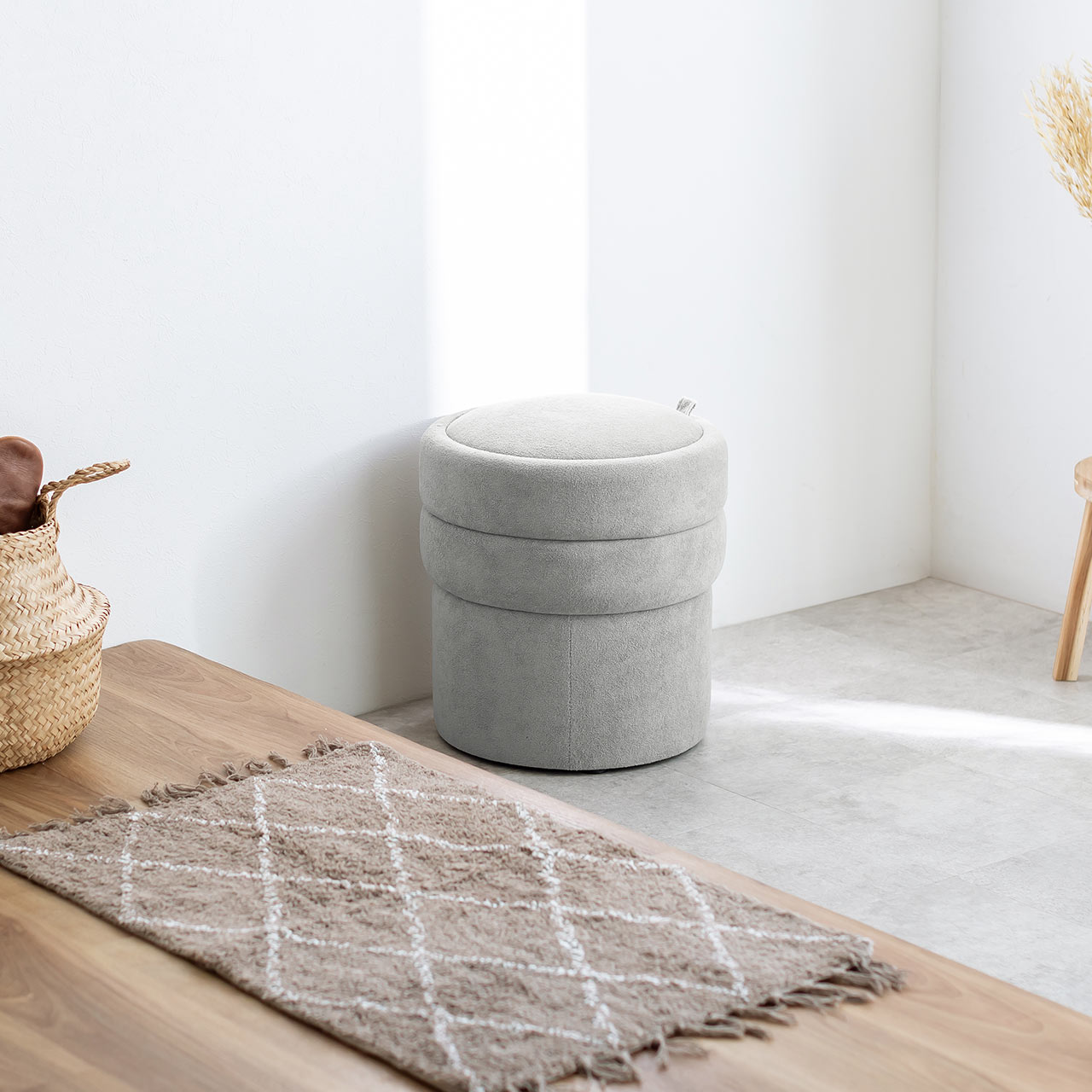 花柄オットマン 395mm 花柄オットマン 395mm 新作オットマンのご紹介 花をモチーフに