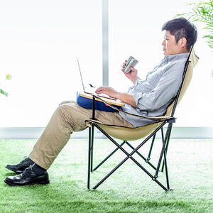 キャンプ気分で仕事ができるリクライニングチェアを発売
