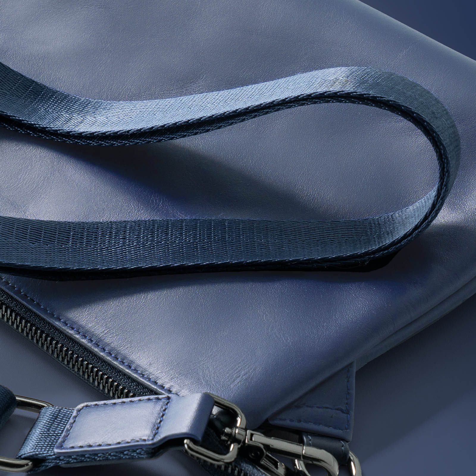 �T�R�b�V�� �{�v 4WAY �V�����_�[�o�b�O ���^ iPad 11�C���`�Ή� �N���b�`�o�b�O ���|�� �o�b�O �X�}�z�|�[�` �����Y �l�C�r�[