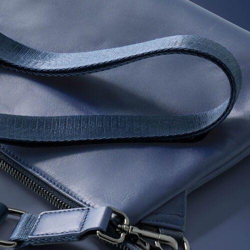 �T�R�b�V�� �{�v 4WAY �V�����_�[�o�b�O ���^ iPad 11�C���`�Ή� �N���b�`�o�b�O ���|�� �o�b�O �X�}�z�|�[�` �����Y �l�C�r�[