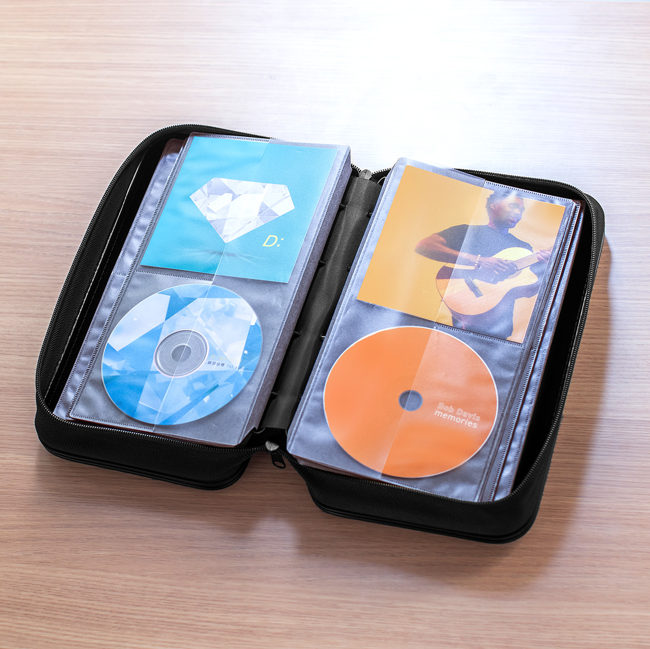 ブルーレイ/CD/DVDケース 大容量 120枚収納 CDジャケット収納対応 セミハード 取っ手付き ファスナータイプ ブラック 200-FCD071