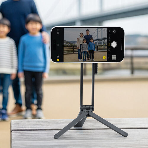 MagSafe�ŏu�ԌŒ�I1��3���̃��o�C���X�}�z�O�r�𔭔�