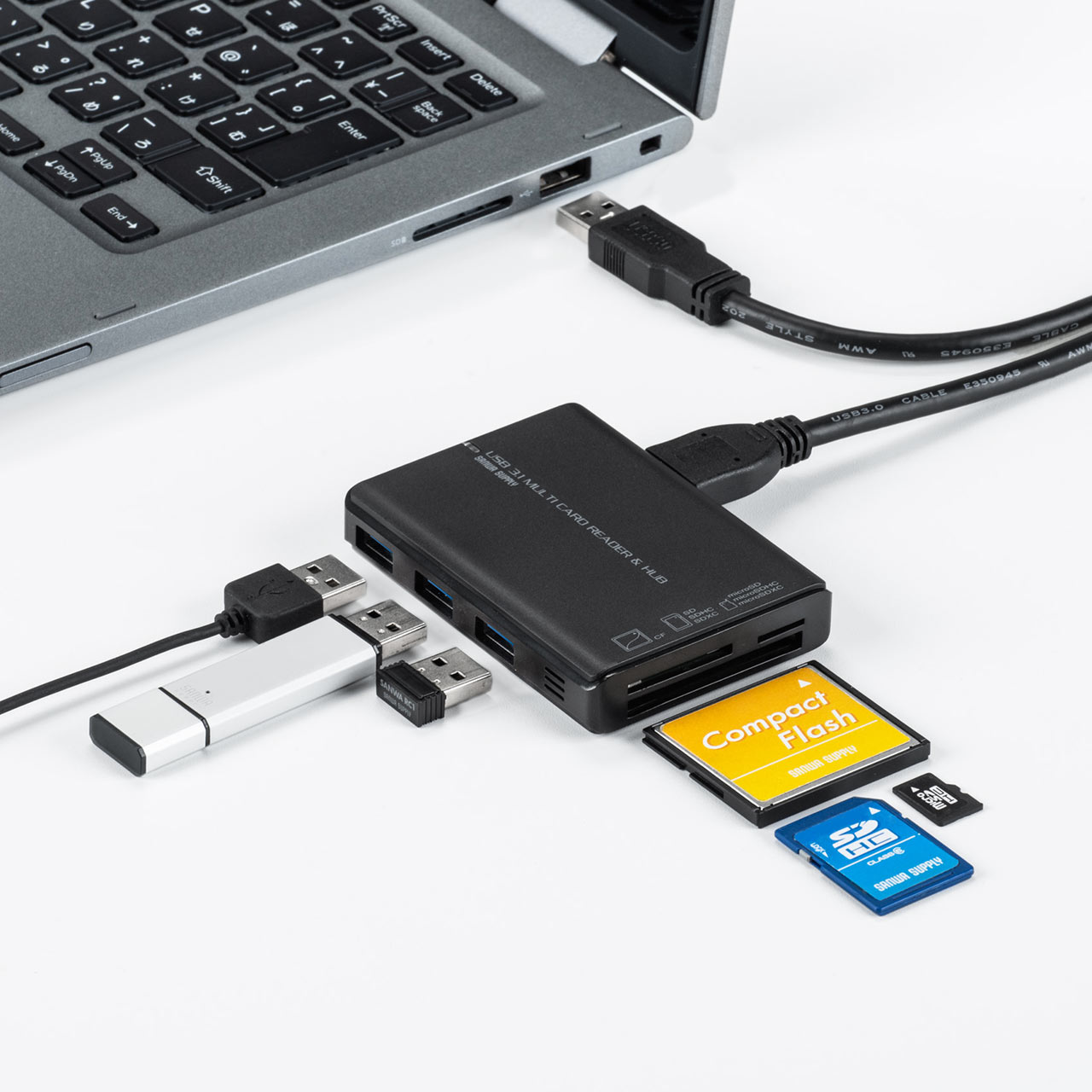 USBハブ付きカードリーダー（SDカード・microSDカード・コンパクト