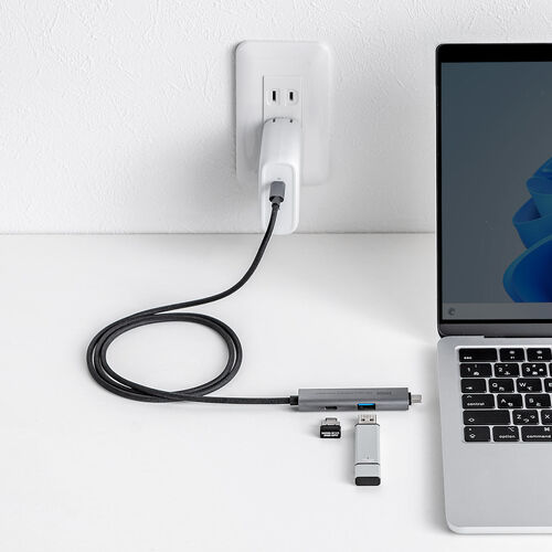 �l�C�̃P�[�u���Ƀ|�[�g�Ⴂ���ǉ��IUSB�n�u�t���[�d�P�[�u����USB A�|�[�g��Type-C�|�[�g���݃^�C�v���V�o��I