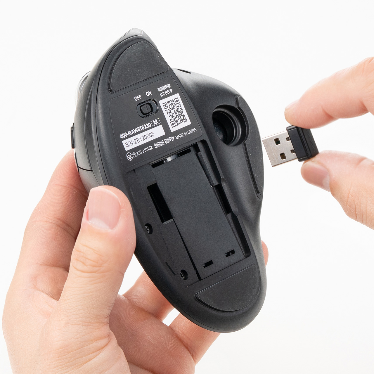 �g���b�N�{�[���}�E�X �`���g�z�C�[�� �����X�N���[�� �G���S�m�~�N�X �É� 2.4GHz Bluetooth ���C�����X 5�{�^�� USB-C�[�d�� �u���b�N