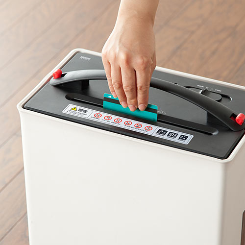 電動シュレッダー ゴミ圧縮機能付き 家庭用 クロスカット 10枚細断 カード対応 小型 取っ手付き 21L 400-PSD024