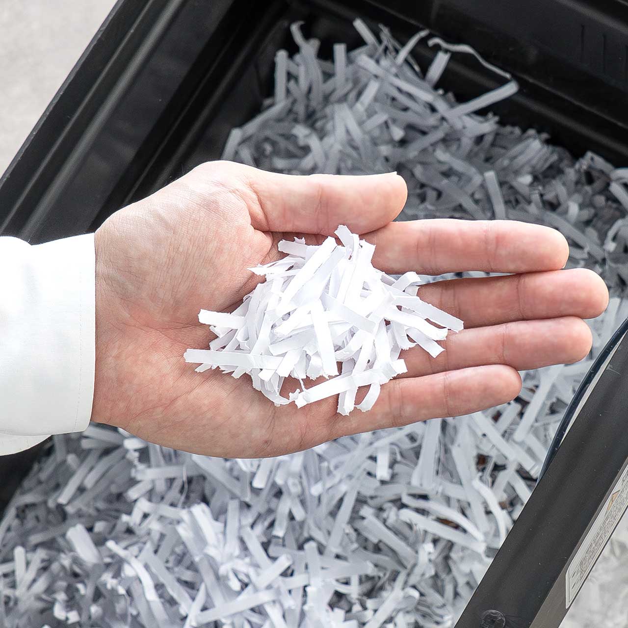 �N���X�J�b�g�V�����b�_�[ ��e��30L A3�Ή� �ő�13�������גf 4�~40mm CD/DVD�Ή� �J�[�h�Ή� ���R�k�΍�