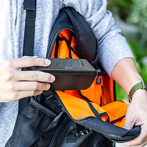 h BluetoothXs[J[ 10Wo IPX4  pbVuWG[^[