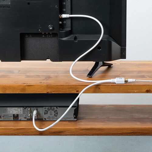 �e���r�̐M����2�ɕ�����A4K8K�Ή��A���e�i���z��𔭔�