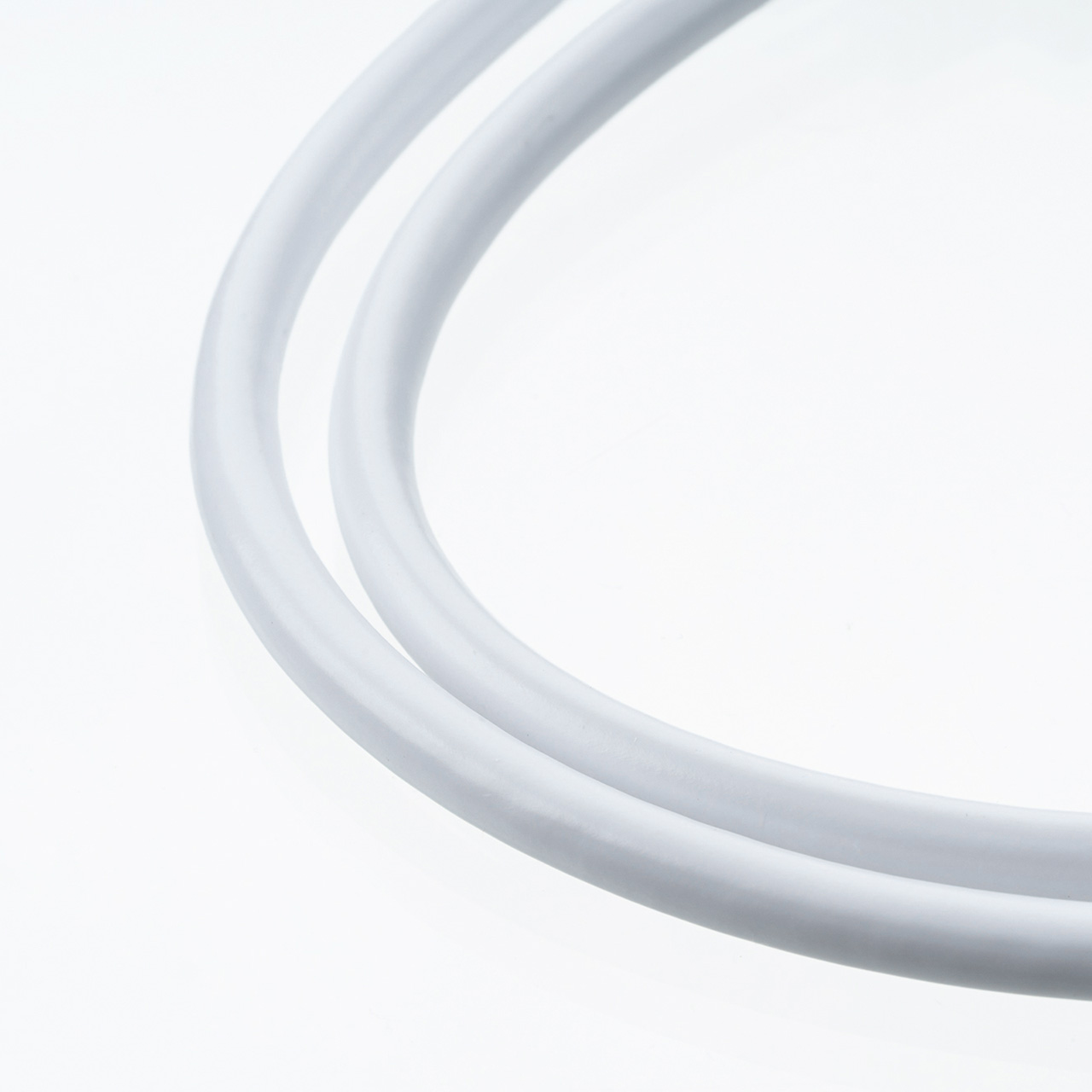 �A���e�i���z�� 4K�Ή� 8K�Ή� BS CS �n�f�W CATV�Ή� 2���z�� �P�[�u����̌^ �P�[�u����0.5m