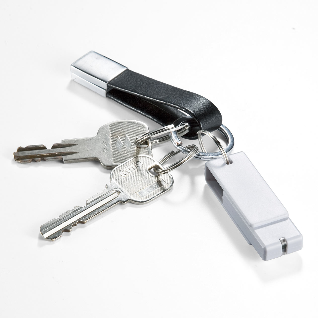 USBメモリ（USB3.0・スイング式・キャップレス・ストラップ付き・名 