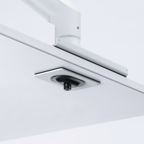 �A�E�g���b�g�F���j�^�[�A�[�� 32�C���`�Ή� ���ω׏d �ő�49�C���`�Ή� 2�`20kg�Ή� �N�����v �O�����b�g�Œ�Ή� �z���C�g