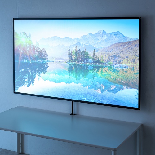 �v���W�F�N�^�[ �X�N���[�� 80�C���` �N�����v 4K�Ή� �R���p�N�g �܂肽���� ���o�C�� ���[�o�b�O�t