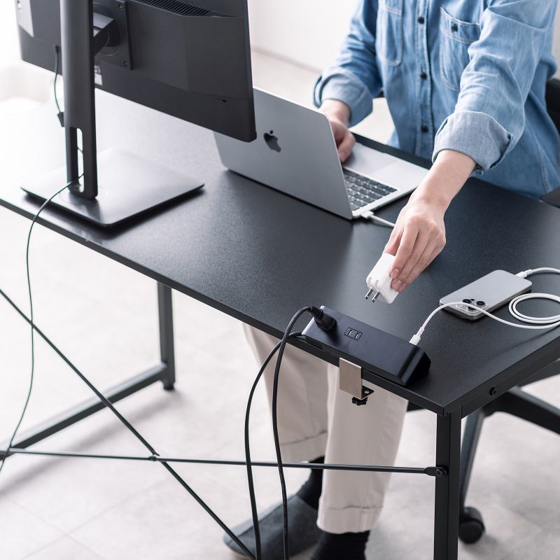 �d���^�b�v USB�[�d AC4�� USB PD65W�Ή� USB-A���� 2m �N�����v�Œ� �u���b�N